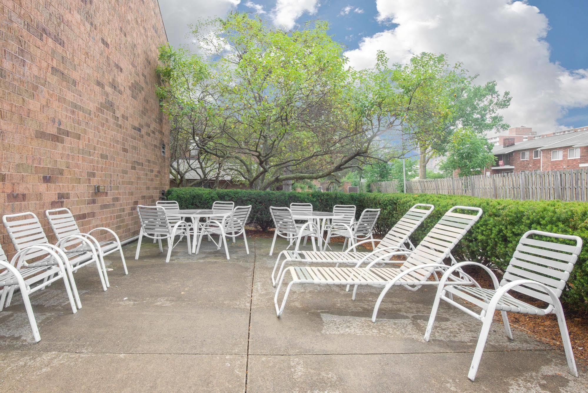 Skylight Inn Willoughby - Cleveland Mentor Exterior photo